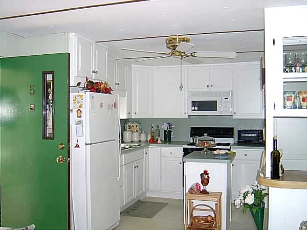Kitchen Cabinets Woodbridge Nj / Luxe Apartments : Kitchen cabinets in